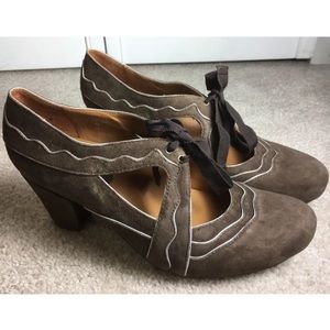 Earthies Sarenza Brown  Suede Tied Heel size 8B
